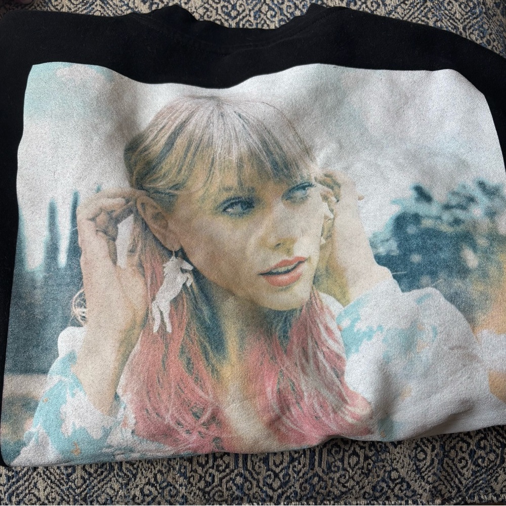 Graphic Sweatshirt with Portrait Design